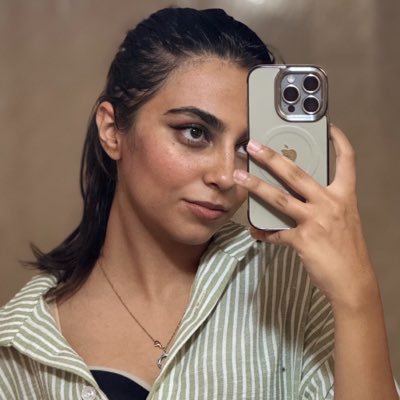 شهیده بانو🎒 tweet media