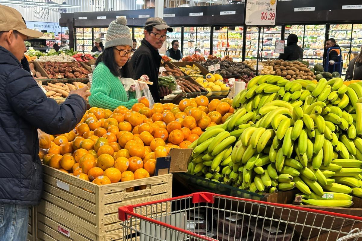 nypost's tweet image. Inflation slows to 2.4% in January, at tamest pace since last May nypost.com/2026/02/13/bus…