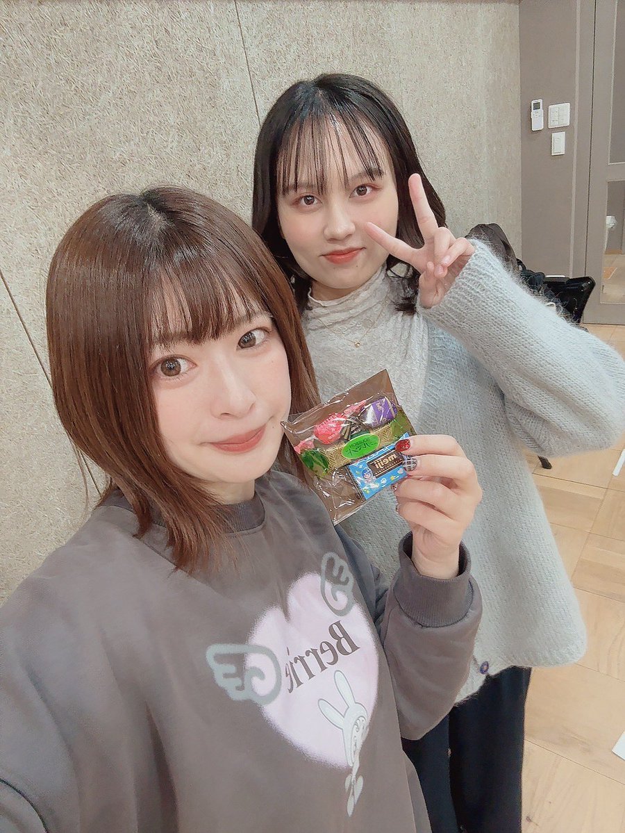 #ただグラ 稽古でしたっ！

かれんちゃんがバレンタインくれた〜っ🫶🏻
うれしーっ！☺️💝
帰り道一緒になることが多いので、
よく喋るんやけど
とてもしっかりしている…！！！！
おもろいし可愛いです🐈❤️

ありがとうっ！チョコ🍫