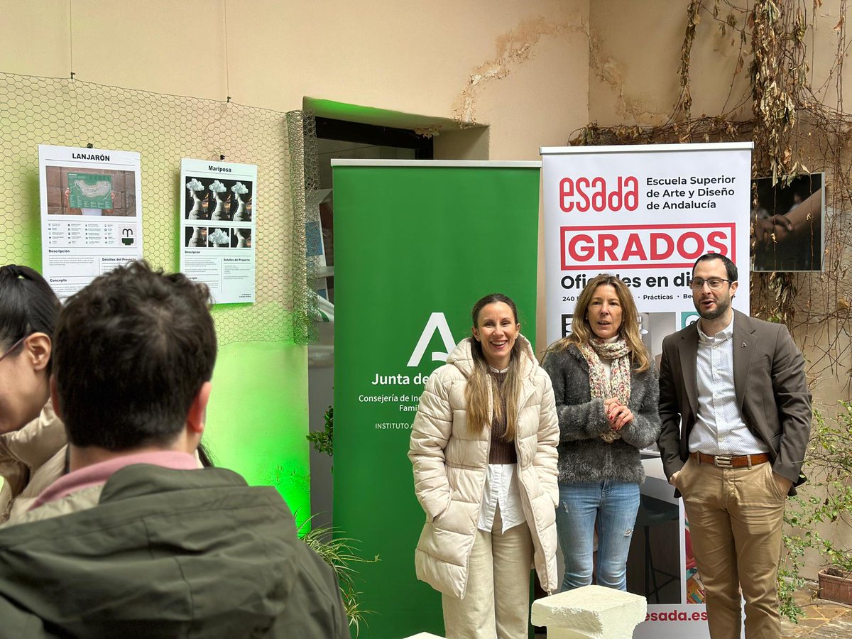 IAJuventud's tweet image. 📌La sede del #IAJ en Granada acoge una exposición de los alumnos de la Escuela Superior de Arte y Diseño de Andalucía.

Los jóvenes muestran en el Palacio de los Girones sus trabajos de diseño gráfico hasta finales de marzo. 💻🖌️

🔗 lajunta.es/6bcm4