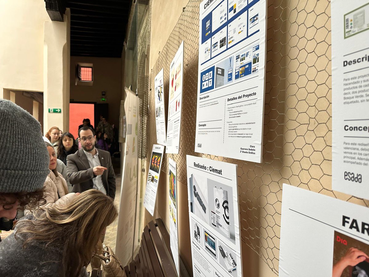 IAJuventud's tweet image. 📌La sede del #IAJ en Granada acoge una exposición de los alumnos de la Escuela Superior de Arte y Diseño de Andalucía.

Los jóvenes muestran en el Palacio de los Girones sus trabajos de diseño gráfico hasta finales de marzo. 💻🖌️

🔗 lajunta.es/6bcm4