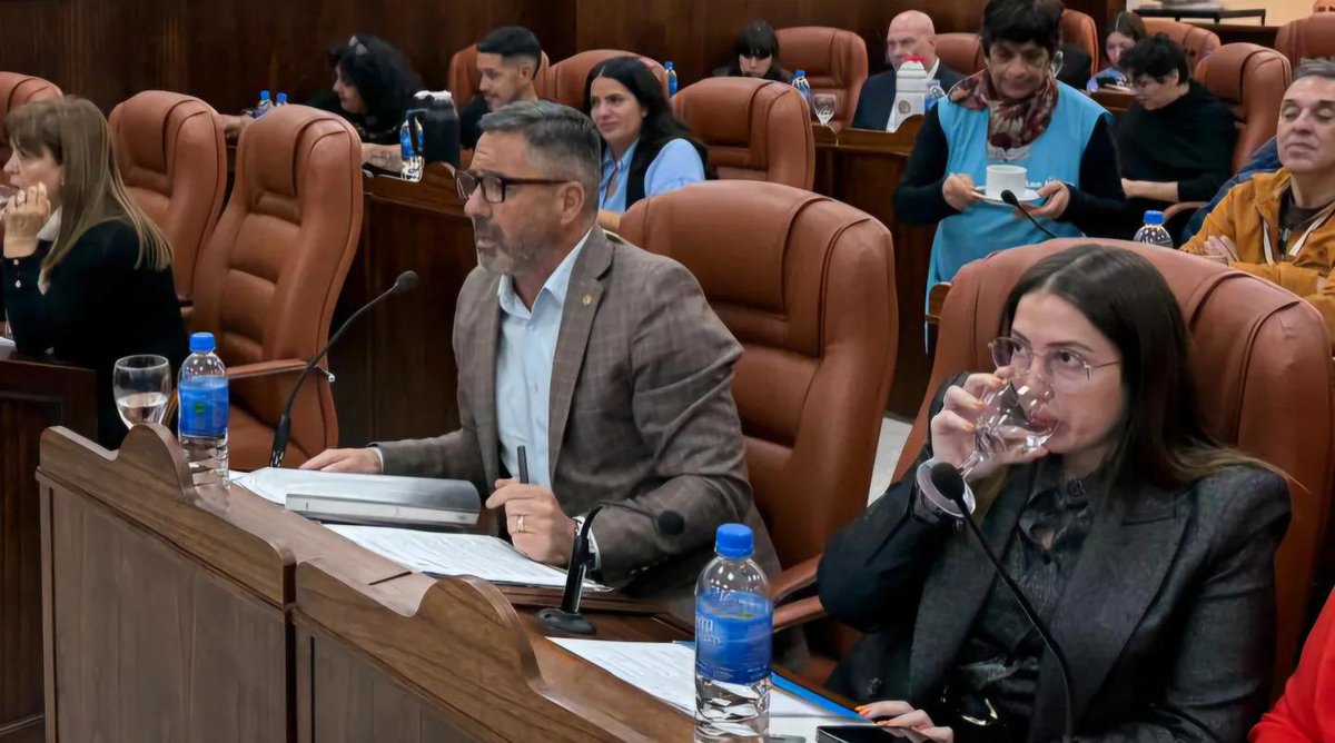 SAN MARTÍN | Con foco en las cuencas hídricas Medrano y Reconquista, Petrillo presentó un plan de obras para evitar inundaciones

conurbanopolitico.com.ar/entrada/con-fo…