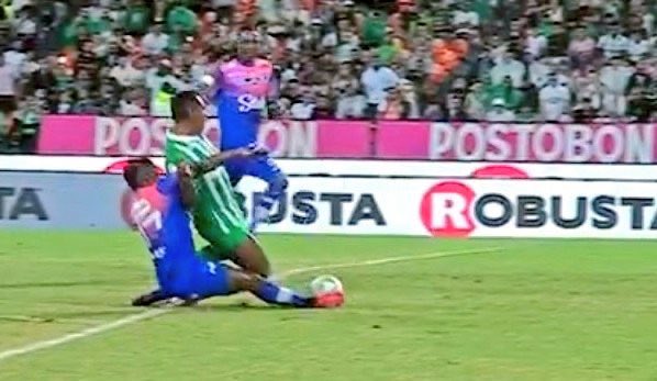 No penal /// Penal válido

Bienvenidos a Colombia, país donde solo benefician al equipo del establecimiento.