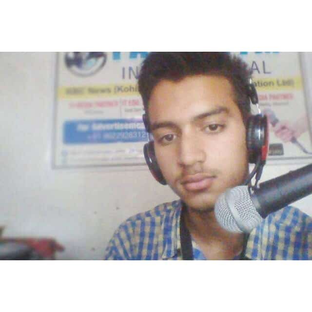 As a child, sound fascinated me.
I listened closely to voices, pauses, and the emotion behind every word.

I come from a small village in Pulwama, Kashmir.
Opportunities were limited, but my curiosity was not.

With no media background, I chose audio as my path.
I joined many