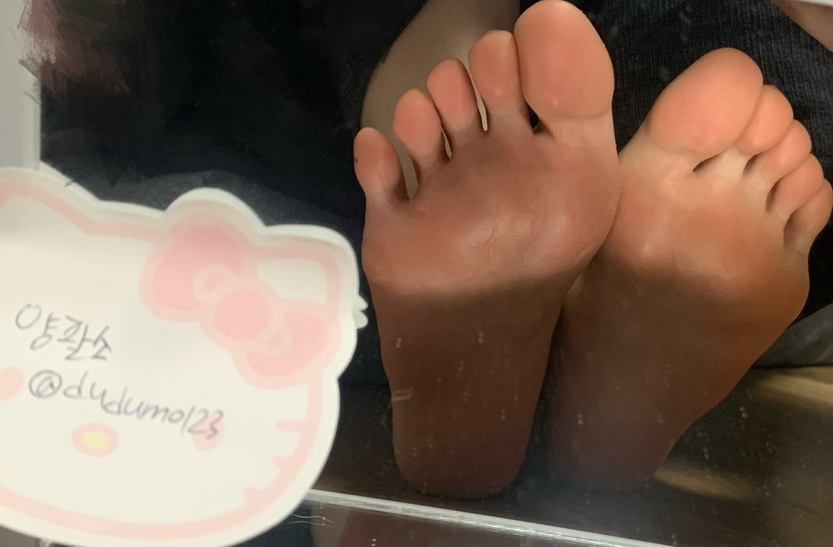 dudum0123's tweet photo. 오랜만에 호구 박제 🤣

새벽동안 음성 듣고 발사진보고 정신 못차린 호구가 박제요청 까지 ㅋㅎㅋㅎㅋ

발사진을 왜이래 좋아하는거야 🫢 

취미생활에 잘쓸게 이거보고 지갑들 좋아하는거 아니지 !?

#상납 #핀섭 #자지갑 #호구 https://t.co/o9xGG28Bu1