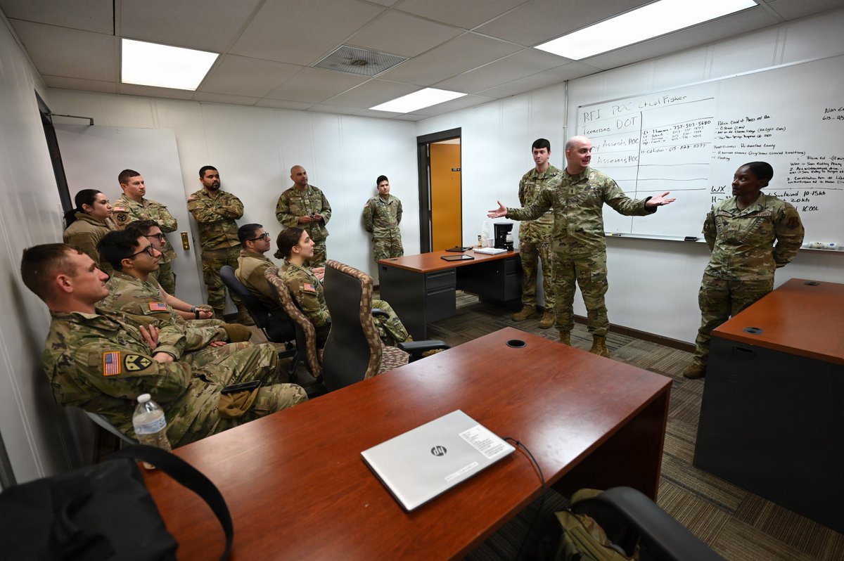 usafhc's tweet photo. Ch, 2Lt Anthony Jones, second from right, talks on building joint Army and AF relationships. Soldiers of the 35th Division Sustainment Brigade and Airmen of the 118th Wing gathered to respond during a winter storm relief mission tasking in the middle Tennessee area. #HCReady! https://t.co/zKodcFFNjj