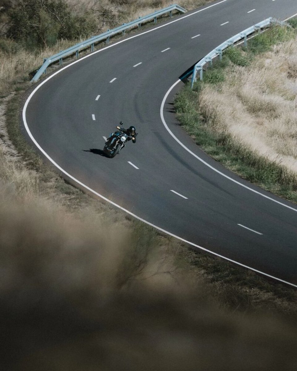 Unlock endless freedom with the Svartpilen 801.

Now available for £6,999.

Contact your local Husqvarna dealer this weekend to discover more. brnw.ch/21wZViy

#Husqvarna #RideHusqvarna #GoRide #Street #Svartpilen801