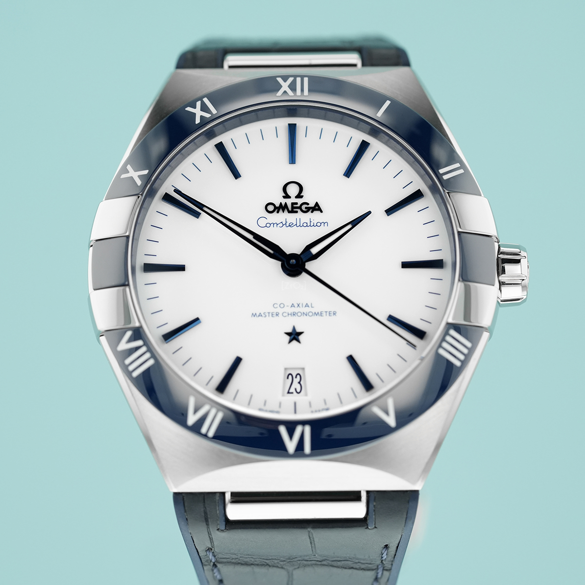We are proud to present this Omega Constellation Co-Axial Master Chronometer, reference 131.33.41.21.04.001, offered for sale in mint condition.

watches.co.uk/watchesomega-c…

Launched in 1952, the Constellation #collection was created to celebrate Omega’s extraordinary achievements