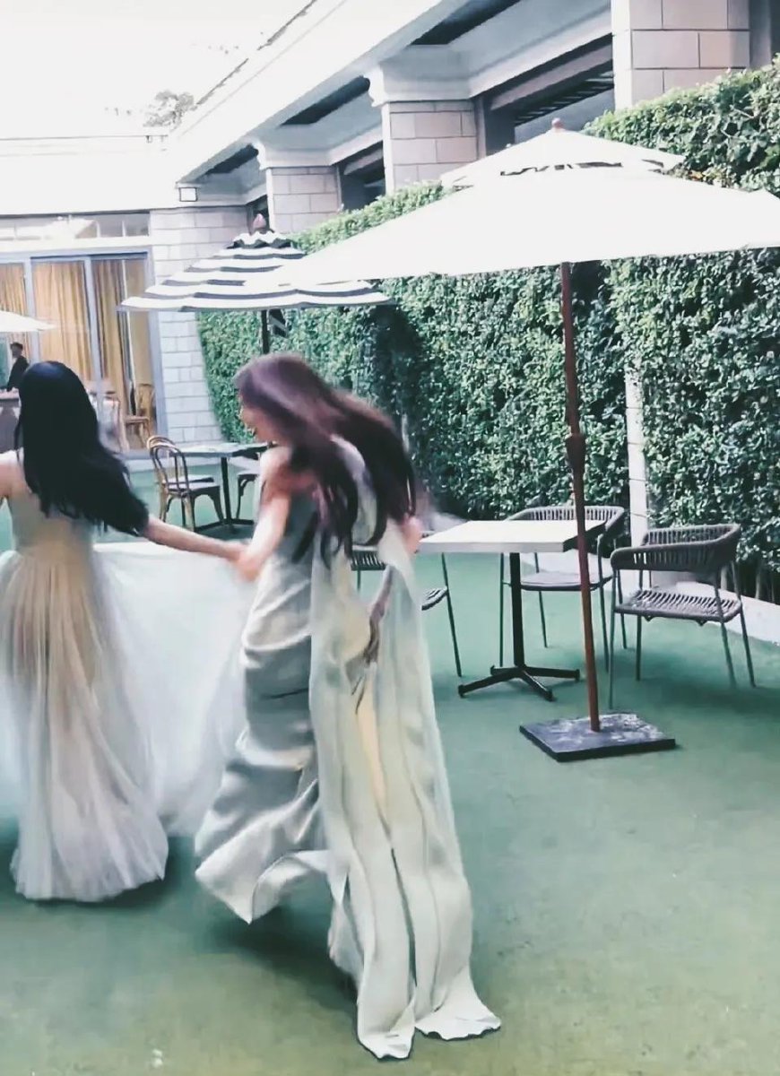 เหมือนงานแต่งงานจริงๆเลยแก🥺😭

LINGORM PRESENTER LAURIER
#LingOrmValentineWithLaurier