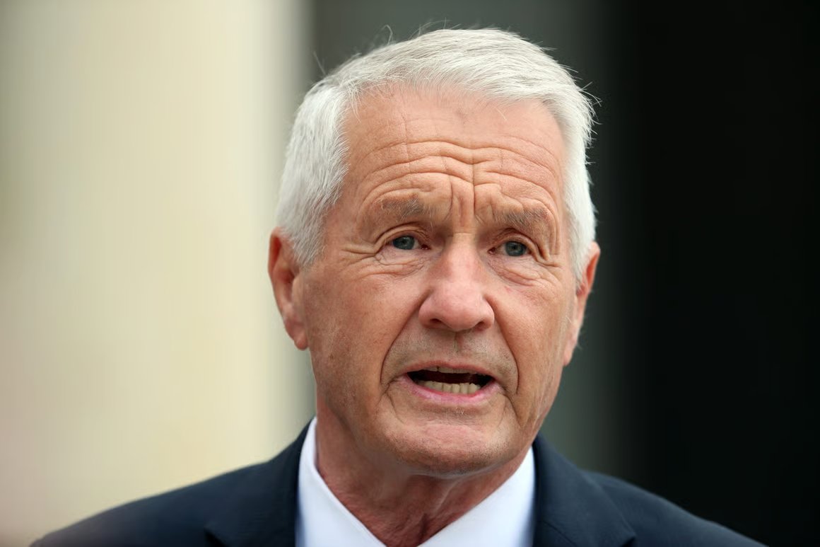 Eng_china5's tweet image. Former Norwegian Prime Minister Thorbjørn Jagland was arrested at his home, a day after his parliamentary immunity was lifted, in connection with the Epstein case.

This is the first arrest of a high-ranking government official in the world in connection with this case.