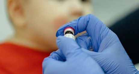 DrTedros's tweet photo. I commend efforts by European and Central Asian countries to drive down measles cases in their regions. But if vaccination coverage does not reach 95% in all communities, this extremely transmissible virus will continue circulating and infecting people who are not protected by vaccines.
 
The number of people who contracted measles in 2025 in Europe and Central Asia fell by nearly 75% compared to the previous year. But concerningly there has been an increase in the number of European countries with continuing or re-established endemic transmission.
 
I call on countries to invest in measles elimination by enhancing prevention, timely responses to outbreaks, engaging with communities, training health care workers, strengthening immunization programmes and disease surveillance systems and initiating measles vaccination catch-up campaigns.

https://t.co/KdhXfwQ7Xo
