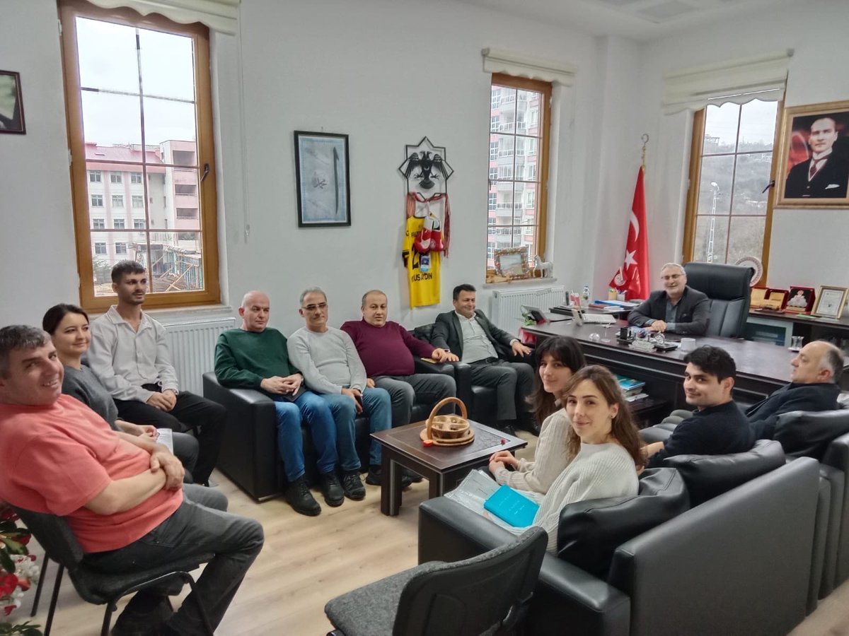 İlçe Milli Eğitim Müdürümüz Yunus AYDIN ​​başkanlığında, Şube Müdürlerimiz ve İlçe Milli Eğitim Müdürlüğümüzün idari personeli ile kurum içi kayıtların depolanması ve değerlendirilmesi, yönetilen işlemlerde görüş alışverişi, bilgilendirme ve değerlendirme toplantısı yapıldı.