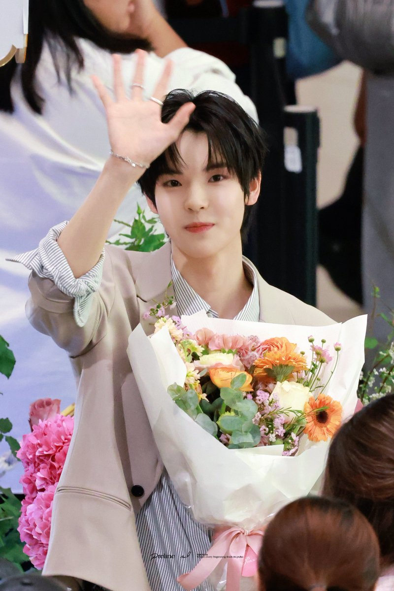 Preline. tweet media