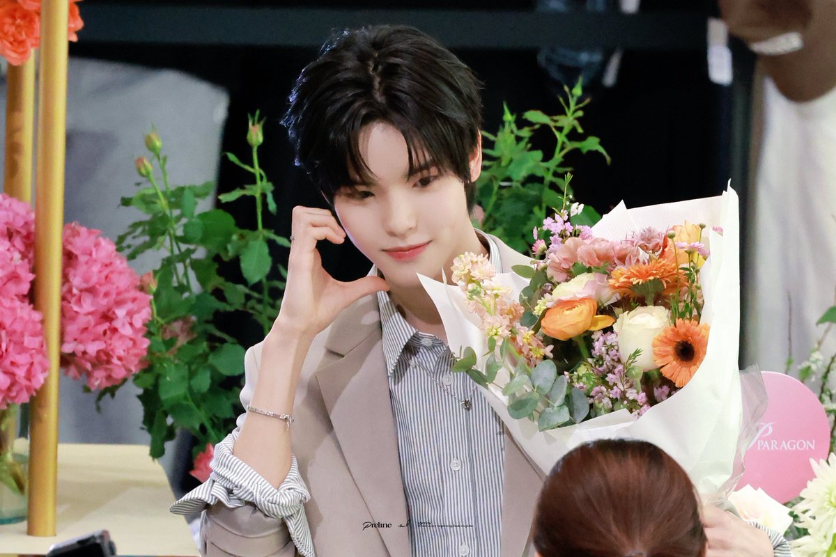 260213 Siam Paragon FM

💐나의 꽃이야💕
#SIAMPARAGONVDAY2026xTATA 
#SMTR25 #TATA #타타 #タタ