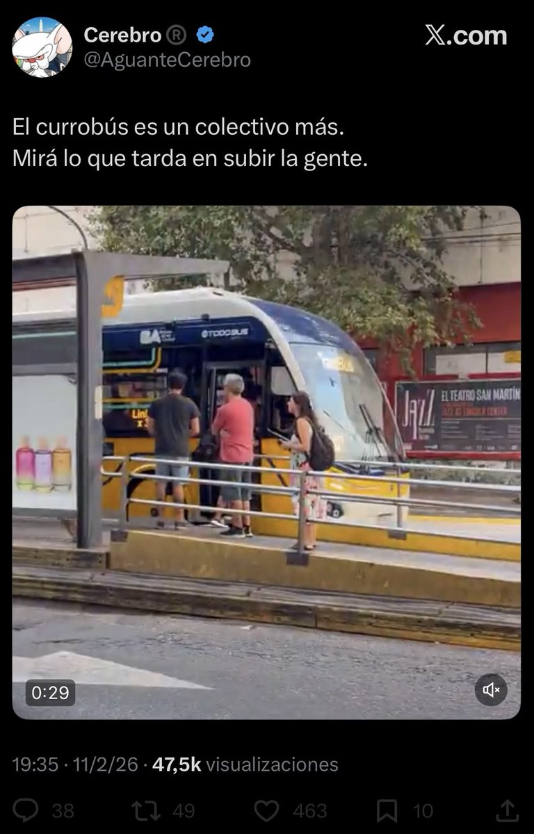 El chabon se queja de lo que tarda la gente en subir a un colectivo eléctrico jajahdgs, ya no sabe de qué quejarse.