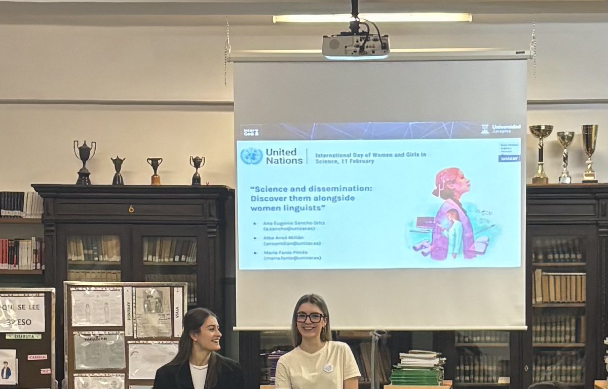 AnsoMillan's tweet photo. Some documentary proof 📸 of how #research is great but #dissemination too! 😄

A delight to tell teens about our projects @IntergediUZ &amp; reflect together on how we use the scientific method in #AppliedLinguistics ! 

#February11 #InternationalDayofWomenandGirlsinScience 👩🏼‍💼🔬🔡 https://t.co/hr9ZIQQGMT