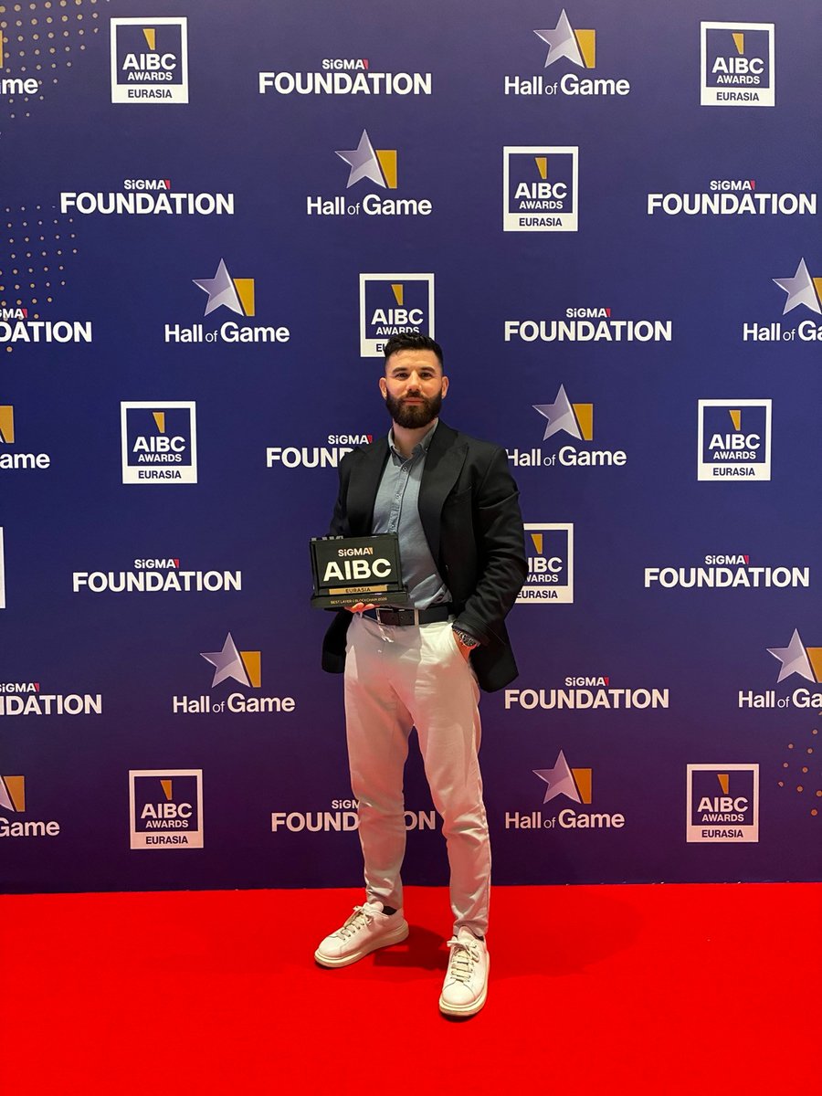 MEMO 🔺 tweet media