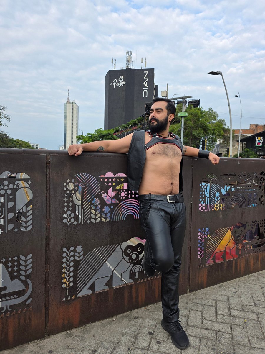 leathercali tweet media