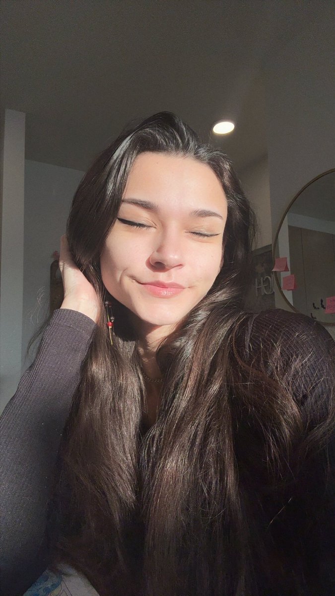 a l e x 🎈 tweet media