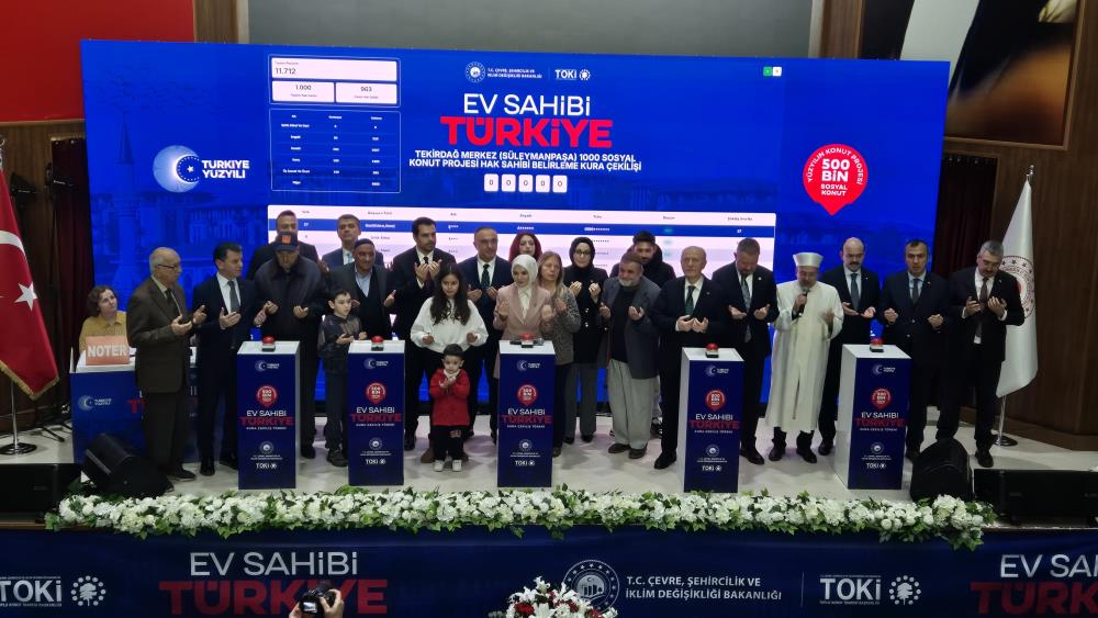 💫 Tekirdağ'da Kura Heyecanı...

🏘️ Aile ve Sosyal Hizmetler Bakanı Sn. Mahinur Özdemir Göktaş, Bakan Yardımcımız Sn. Hasan Suver, Tekirdağ Valisi Sn. Recep Soytürk, TOKİ 6 No'lu Uygulama Dairesi Başkanımız Sn.  Temel Emrah Bıyıkoğlu, İl Protokolü ve vatandaşlarımızın