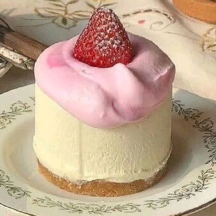 violettweets_'s tweet image. left or right?