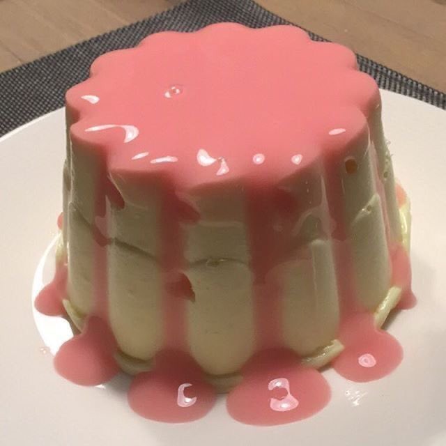 violettweets_'s tweet image. left or right?