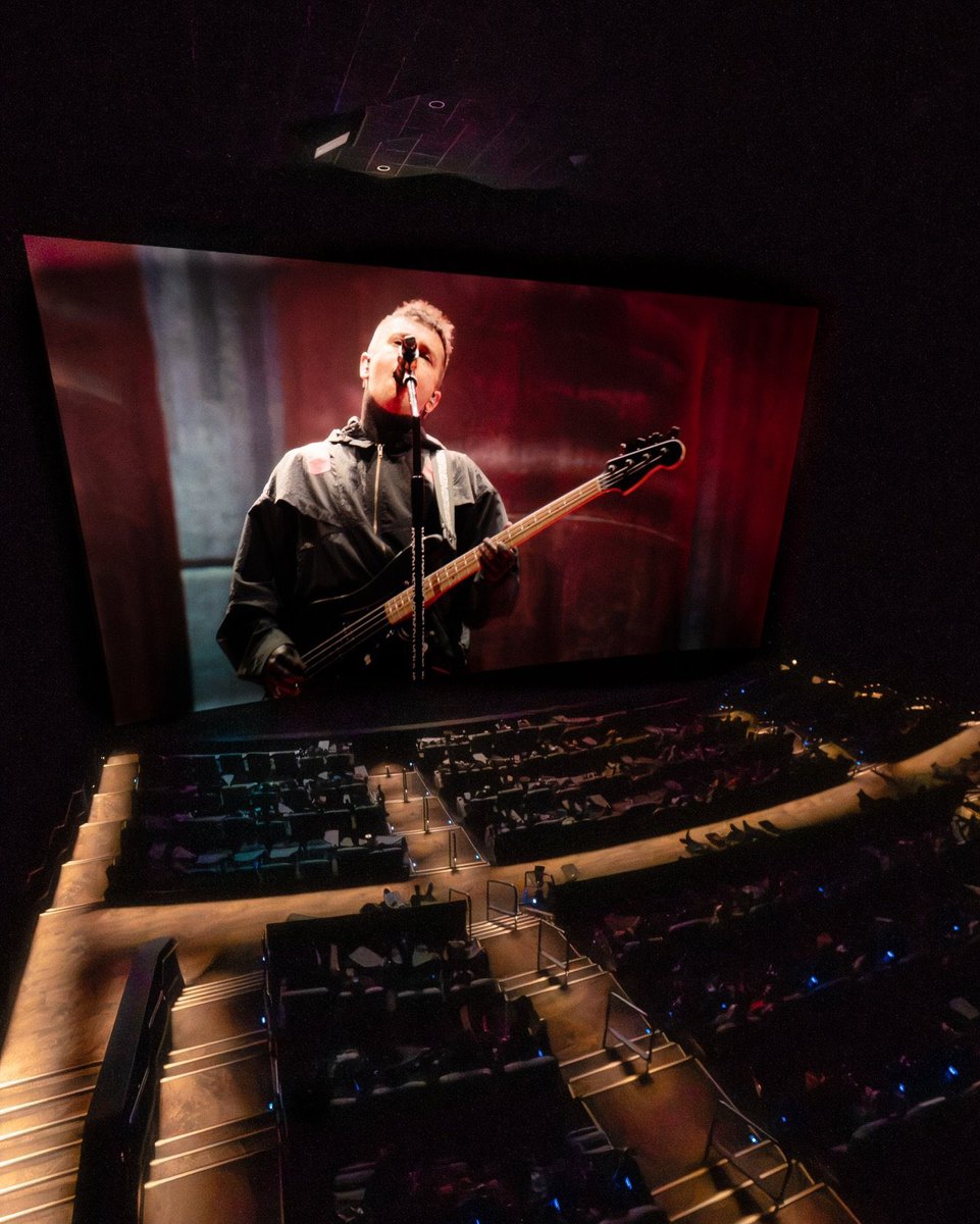 I hope people are ready for the 4D water spray I will be doing from the back row on February 25th😛😛😛😛