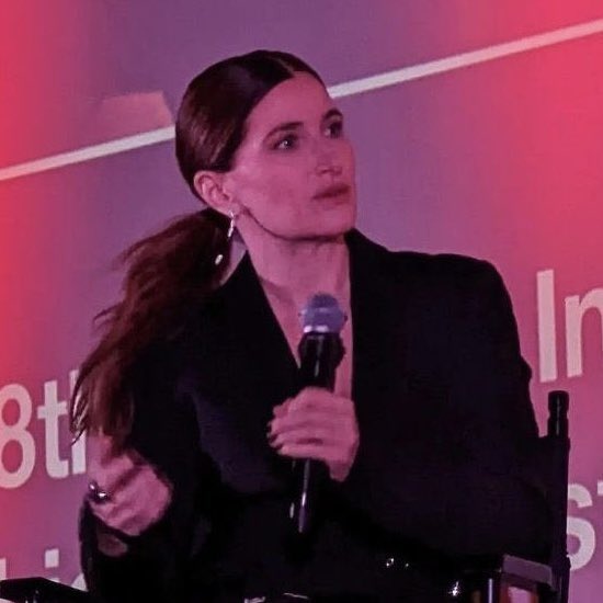 day 8 of tweeting a kathryn hahn picture until we get agatha harkness back