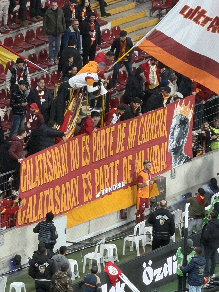 “galatasaray kariyerimin bir parçası değil, galatasaray hayatımın bir parçası.”