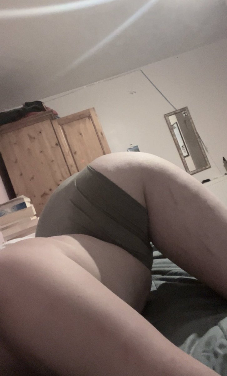 pheeonline's tweet photo. hi all 💕 as it’s nearly valentines and i do not have one i thought id treat you all to some cute pics! if youd like to return the favour my paypal is in my bio and i love cheap wine 🤍 thank you all for the support this past year x #nsfwtwt #seller #nsfwtwtًً #trusted #young https://t.co/nyrzOREYbe