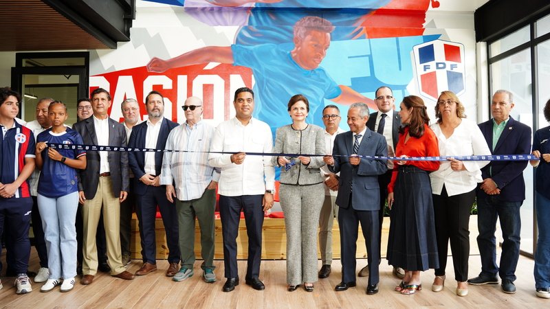 fifacom_fr's tweet photo. 🤝 La Fédération dominicaine de football & la FIFA ont inauguré le Centre de haute performance rénové de San Cristóbal #FIFAForward 🇩🇴
💪 Un projet stratégique appelé à devenir le moteur du développement du football dans la région 🌎
🔍 Zoom 👉 https://t.co/yhjeouL8zl https://t.co/5mVvRhlJ65