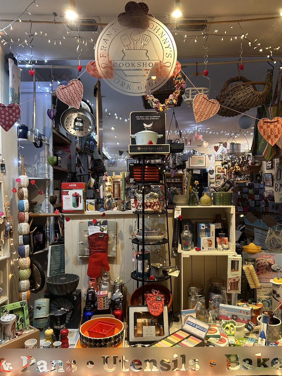 fjcookshop's tweet image. #FridayNightYork

New window display from Jo today (maybe a bit of a #Valentines thing going on 😉)

#OpenAllWeekend on @bishyroadnet and don’t forget #PancakeDay next week 

#BishyRoadShopping