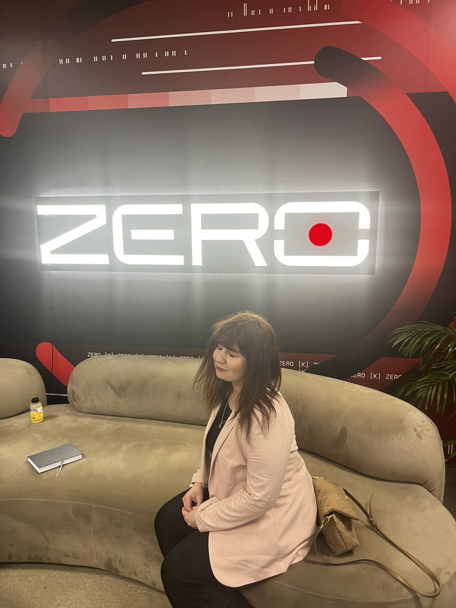 HannaMSz's tweet photo. A dzisiaj pozdrawiam z @OficjalneZero 

Rozmawialiśmy o węgierskiej polityce i nadchodzących wyborach. Dziękuję redaktorowi Igorowi Zalewskiemu za rozmowę i wszystkim widzom!

https://t.co/KFdZRz3TBs https://t.co/toLFZiMPwC
