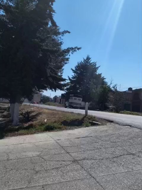 SoldadoBatallas's tweet photo. En #Contepec, la mañana de hoy se registró un enfrentamiento entre policías y delincuentes que dejó como saldo tres oficiales heridos, dos civiles armados muertos y dos vehículos incendiados, incluyendo una patrulla.
El hecho ocurrió cuando policías de Epitacio Huerta, https://t.co/8cIr2selPr