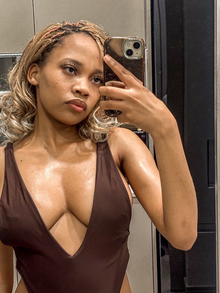 no one asked me to be their valentine’s 🫡