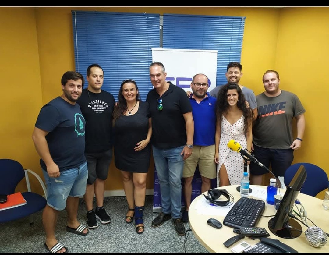 robercg2012's tweet photo. Feliz día de la radio y Felicidades al mejor programa deportivo de Granada  @SerDeportivosGR  y que un día pude  disfrutar en vivo. 🎉🎊. Saludos!! https://t.co/h5zbWtZKiQ