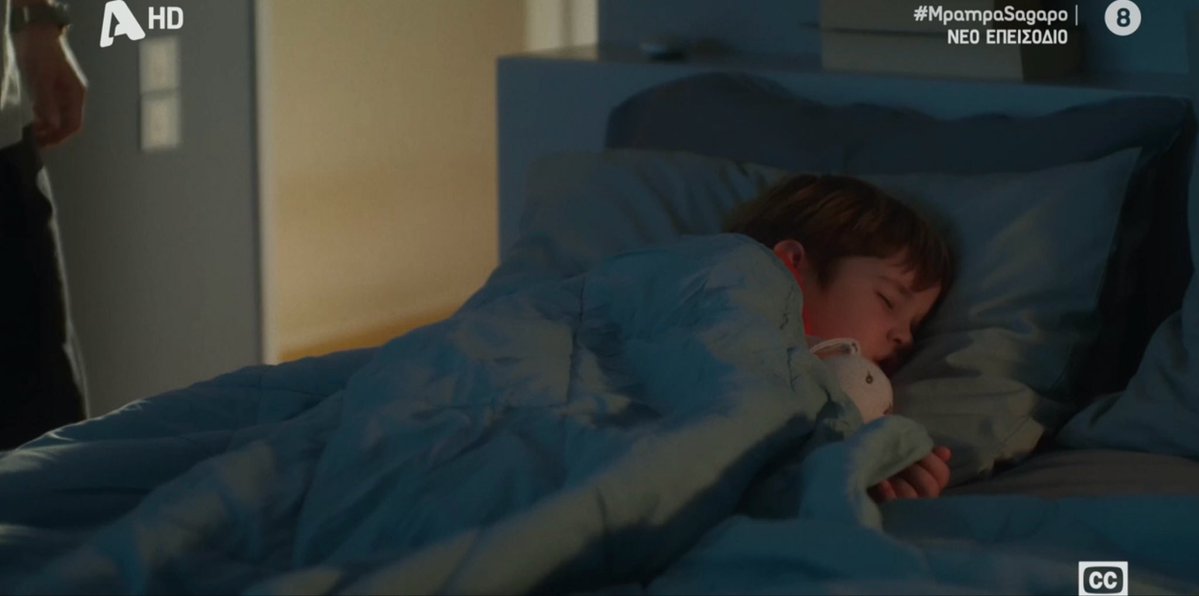 Τον σκέπασε για να μην κρυώνει 🤧🤧

 #MpampaSagapo