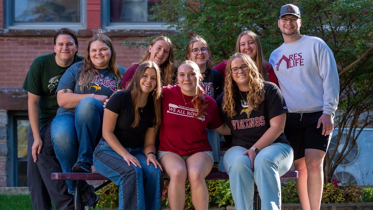 VCSU's tweet image. Setting records once again! 🤩

VCSU set another enrollment record this spring with a total headcount of 1,868 students—the highest ever in school history! 🎉

➡️ Read the full story at vcsu.news/464mwzH

#vcsu #SpringEnrollment #VCSUVikings