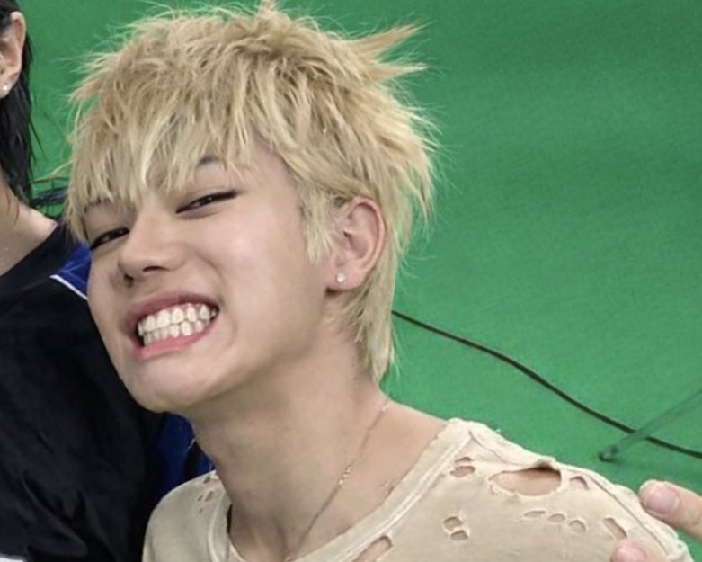 kcwon4sho's tweet photo. “no i don’t really have a type”

meanwhile your new boyfriend and your ex: https://t.co/iyQU8uuqWX