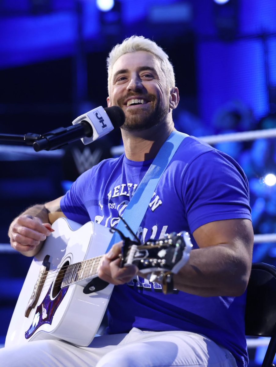 Joe Hendry says Uber Eats drivers often sing his theme song to him when they make deliveries 🛍️

(via The Sportster)