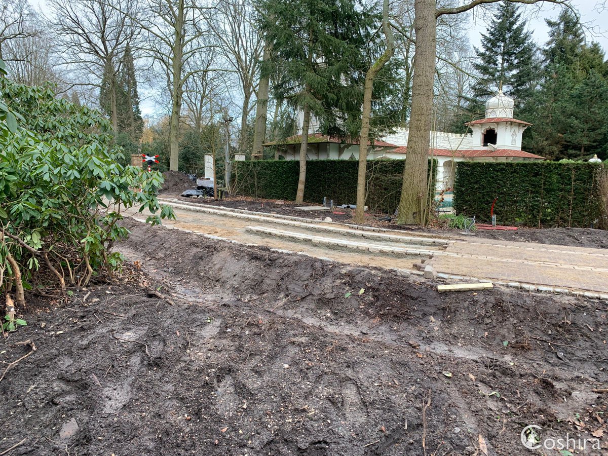 Coshira_'s tweet image. Werkzaamheden nieuwe pad bij Droomvlucht en naast Fakir.

#Efteling #Pad #Sprookjesbos #Droomvlucht #Fakir