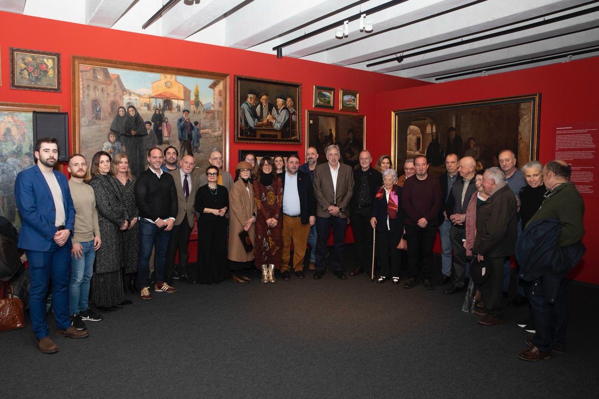 UnaiHualde's tweet image. Javier Cigaren margo erakusketa ikusgai #Iruña-n. 

Nutrida presencia institucional en la inauguración en torno a la obra pictórica del jeltzale Javier Ciga. Muy recomendable.