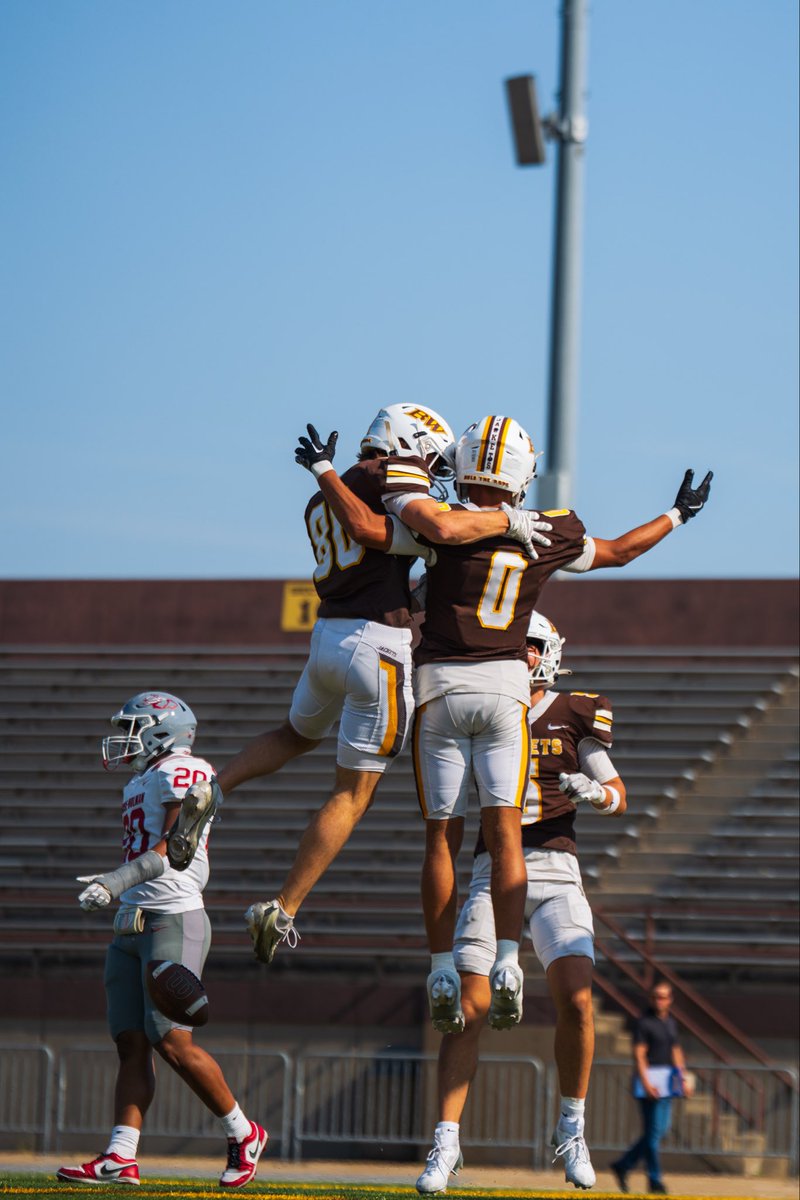 EthanNichol10's tweet image. “Work is love made visible.”

At BW, we play for our brother — by our brother. So, in honor of Valentine’s Weekend, we bring you action shots of brotherly love.

Love what you do and who you do it with!

@BWFootball_ 

#TheTimeIsNow
#OAC
#D3FB