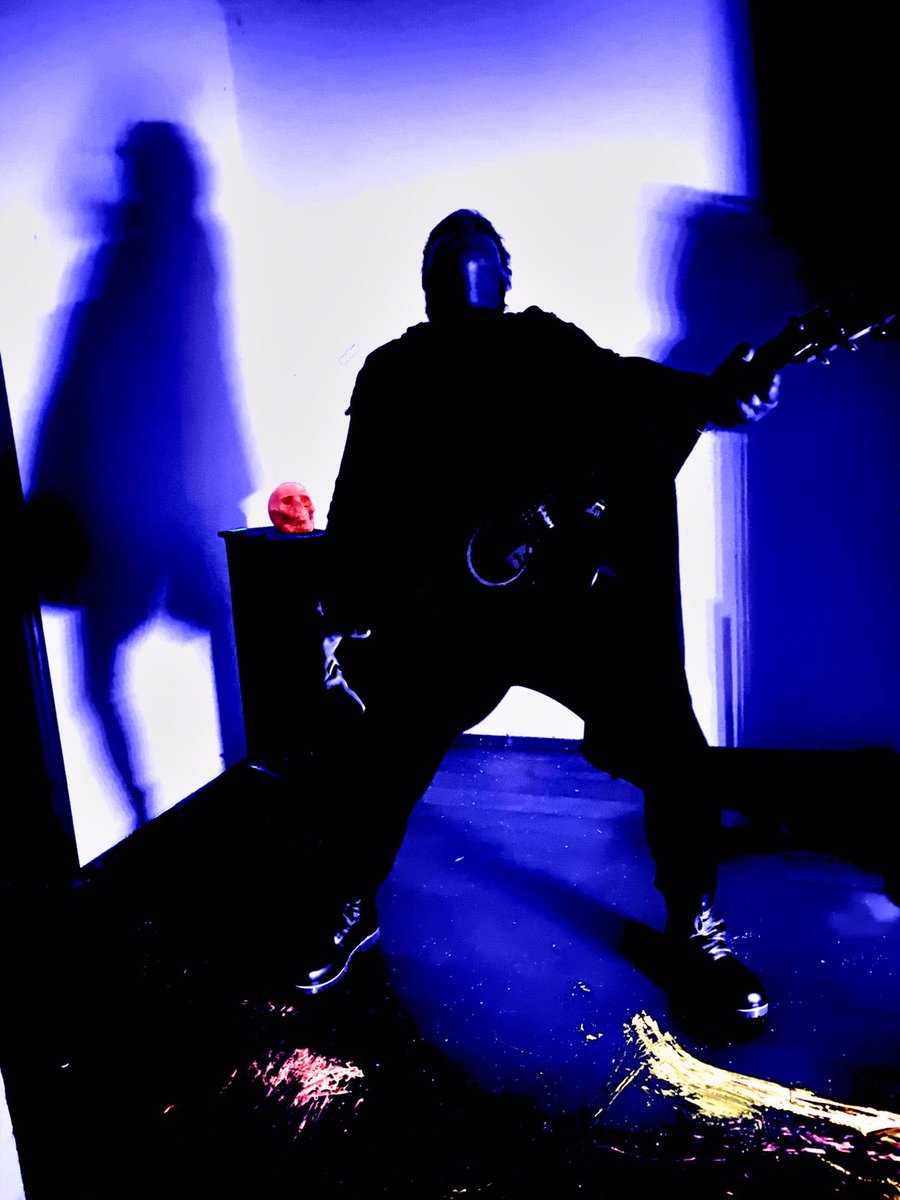 Ya estrenamos nuestra nueva canción "CONDENA", la pueden escuchar en todas las plataformas.

<a href="/DiscosPanoram/">Discos Panoram</a>