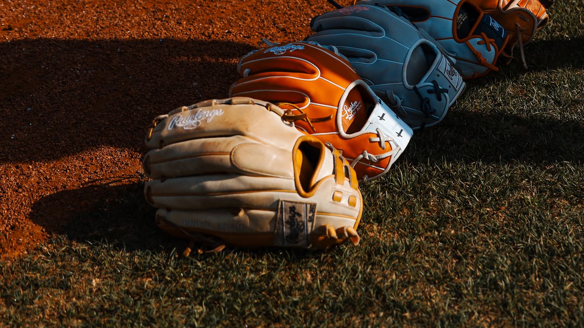 Fan interest for the <a href="/UTSABSB/">UTSA Baseball ⚾️</a> and <a href="/UTSASoftball/">UTSA Softball</a> programs is at an all-time high. 

Season-ticket sales for both programs are up more than 75 percent year-over-year. 

📝 utsa.pro/4rJ5Xl8

#BirdsUp 🤙 #LetsGo210