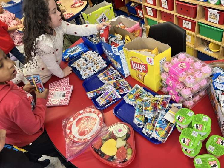 KeyportSchools's tweet photo. We had a wonderful time celebrating Valentine’s Day! https://t.co/a4XeNhoXSw