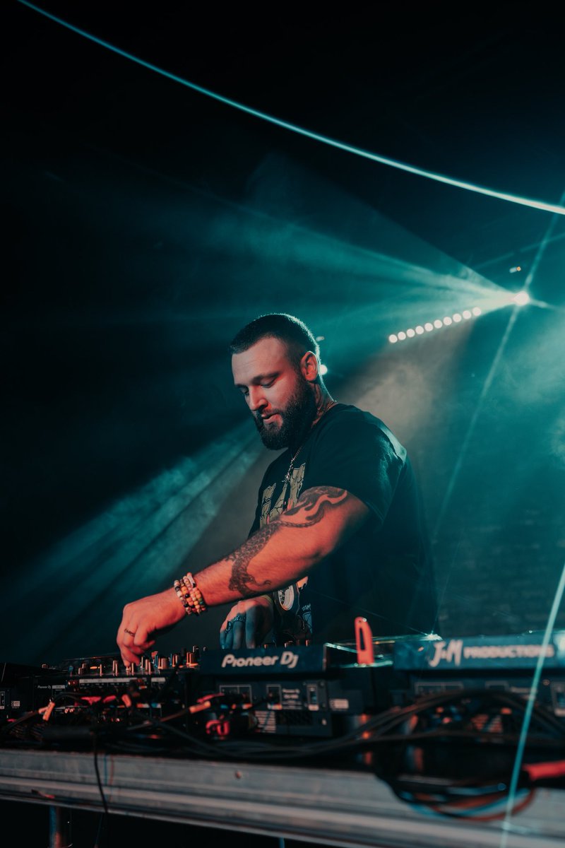 Reverend tweet media