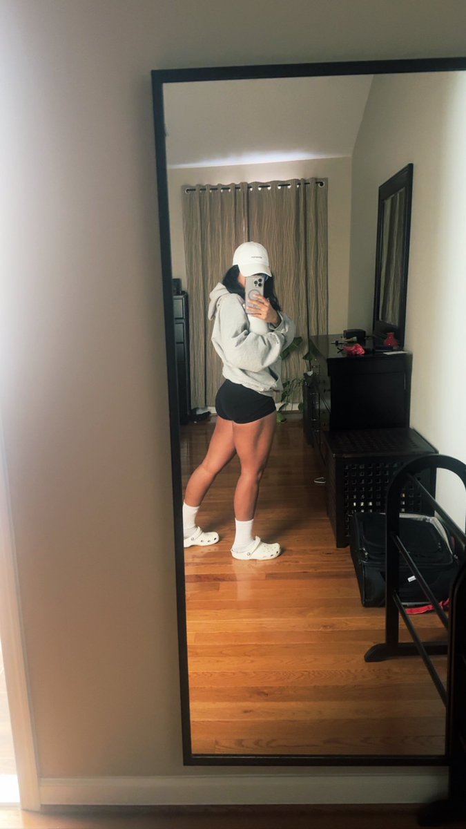 beanie ☁️ tweet media