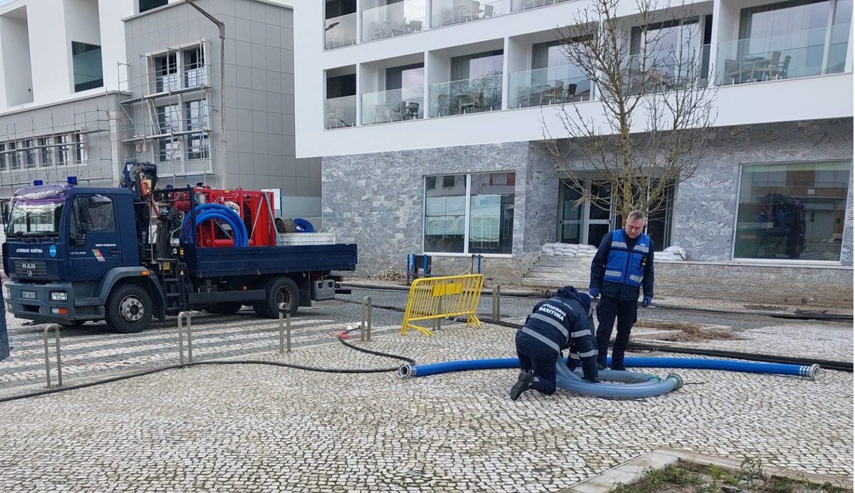 MarinhaPT's tweet image. Marinha e @amn_portugal com mais de 540 operacionais empenhados no apoio imediato à população

Saiba mais em marinha.pt/pt/media-cente…

#somosmarinha #amn #forçasarmadas #Portugal