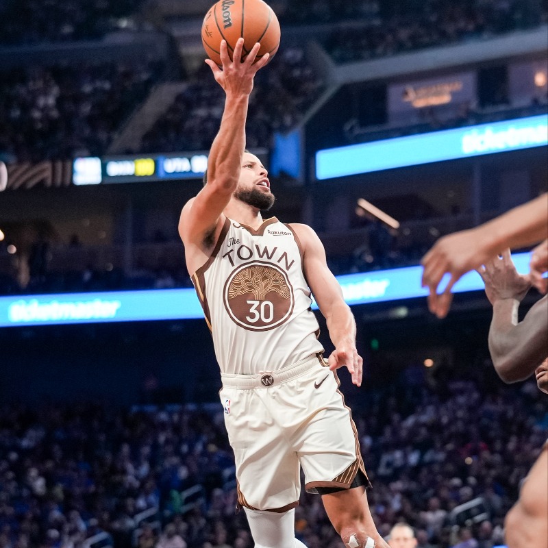 nba players who wear under armour shoes